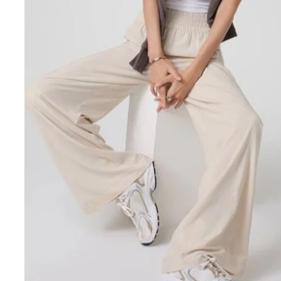 Vuori Pants - Vuori Milkweed Villa Wideleg Pants Size Small